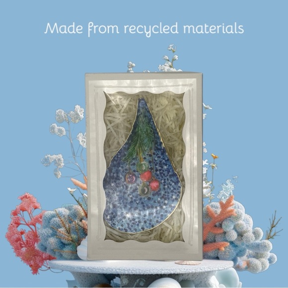 None Other - Handcrafted Holiday Decor Pen Shell